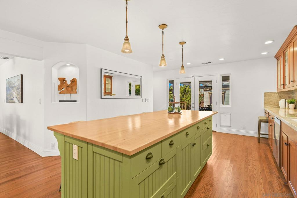 MLS #250043345SD image #13