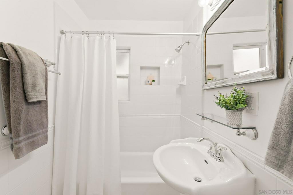 MLS #250043345SD image #23