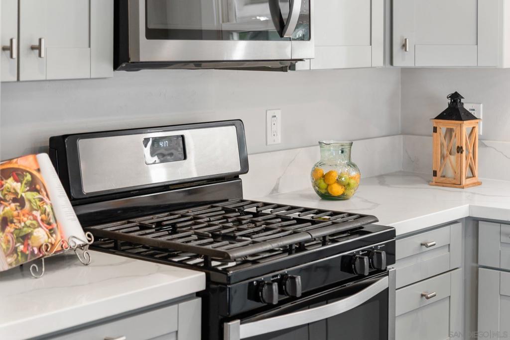 MLS #250043373SD image #14