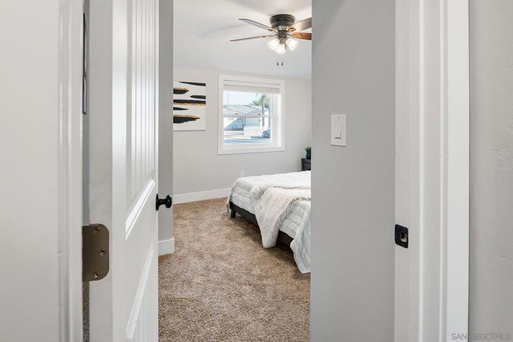 MLS #250043373SD image #17