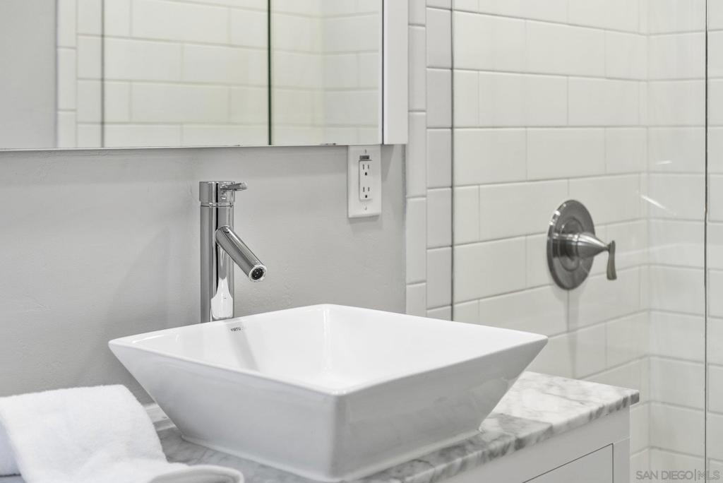 MLS #250043373SD image #21