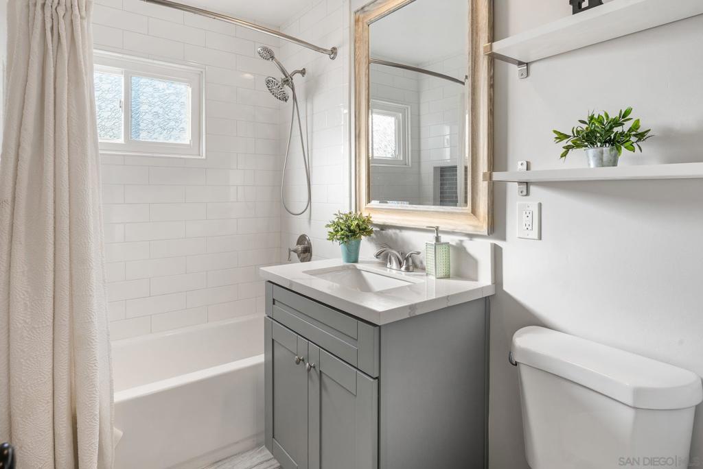 MLS #250043373SD image #26