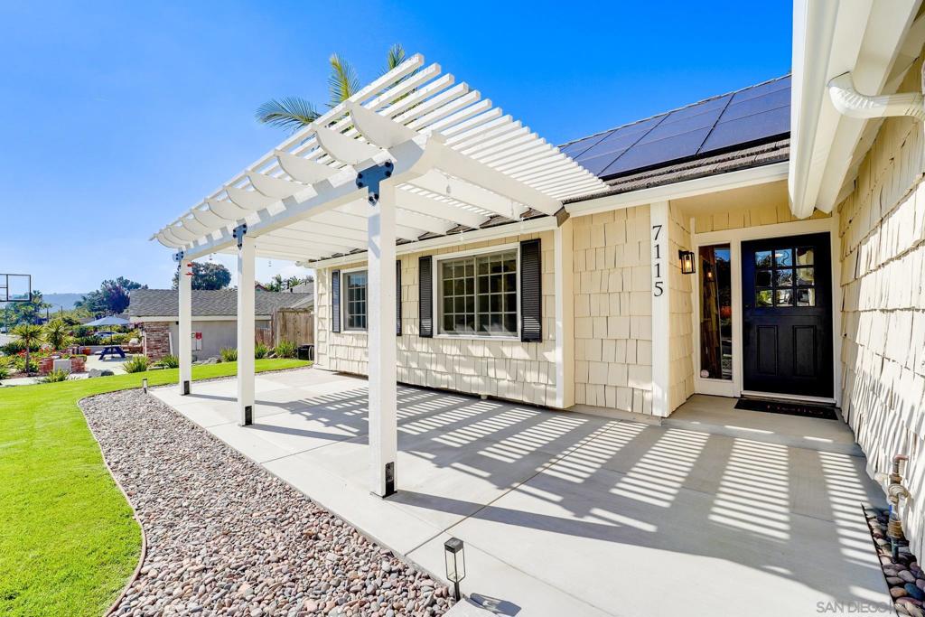 MLS #250043386SD image #1