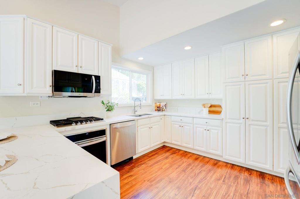 MLS #250043386SD image #13