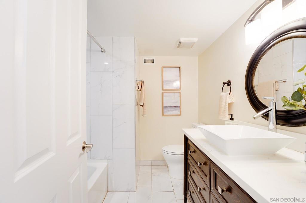 MLS #250043386SD image #15