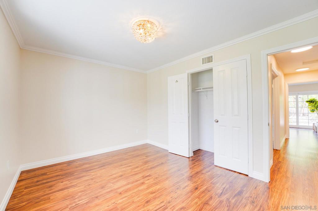 MLS #250043386SD image #23