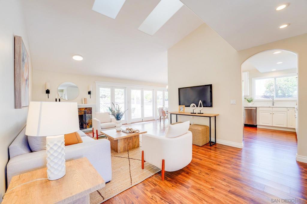 MLS #250043386SD image #3