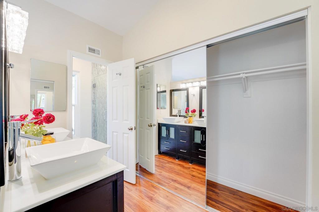 MLS #250043386SD image #31