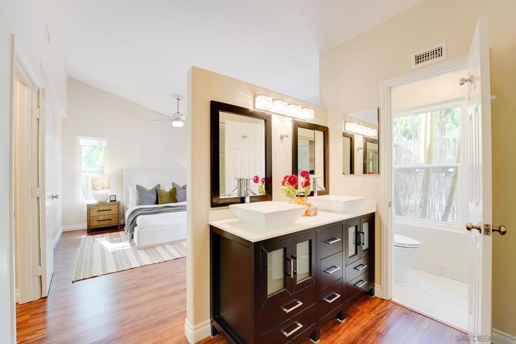 MLS #250043386SD image #32