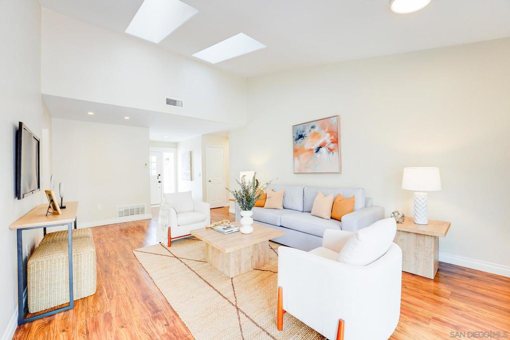 MLS #250043386SD image #5