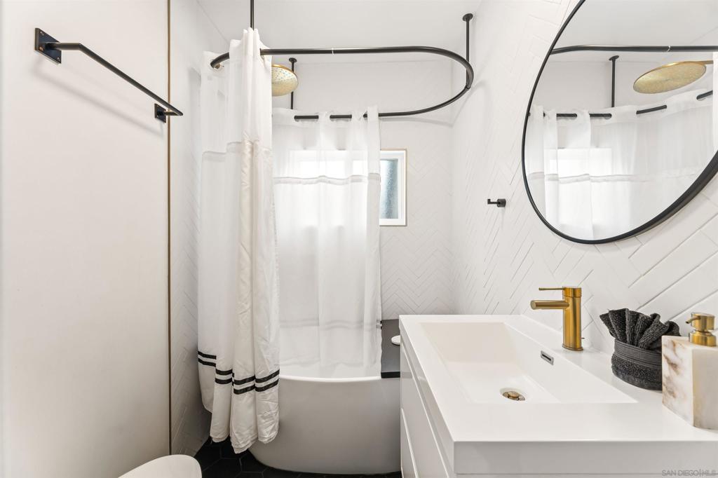 MLS #250043407SD image #10