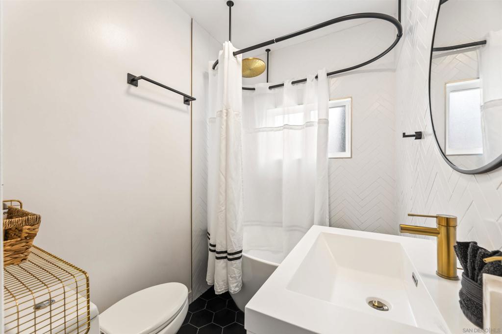 MLS #250043407SD image #12