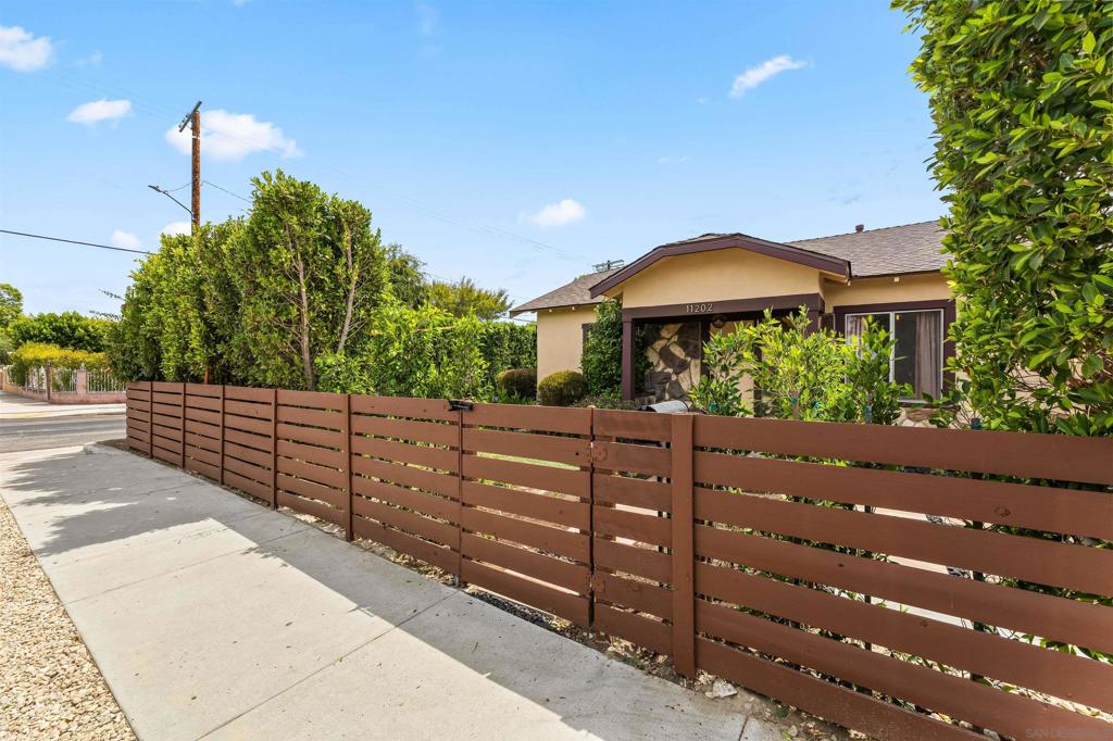 MLS #250043407SD image #15