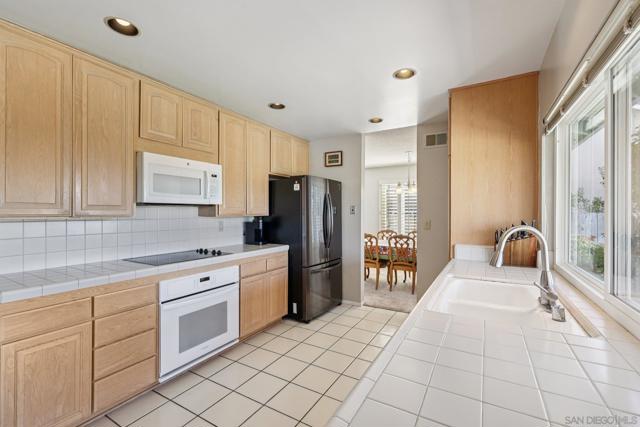 MLS #250043417SD image #18