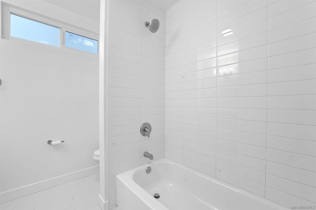 MLS #250043432SD image #15