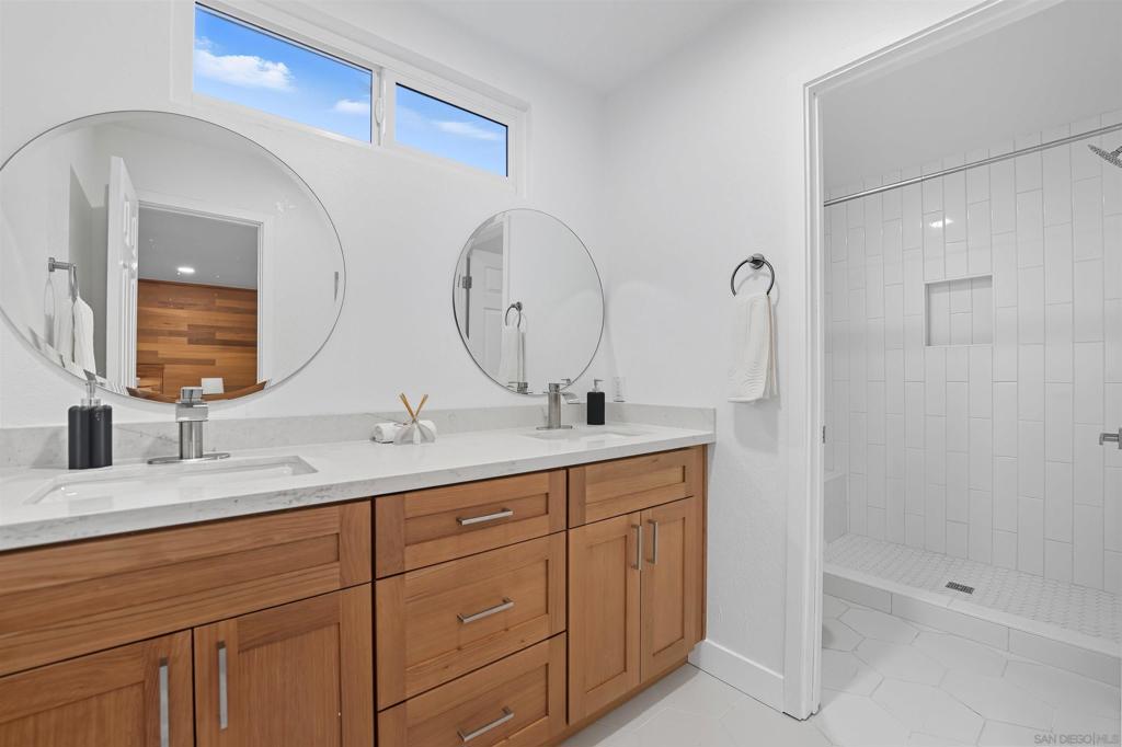 MLS #250043432SD image #20