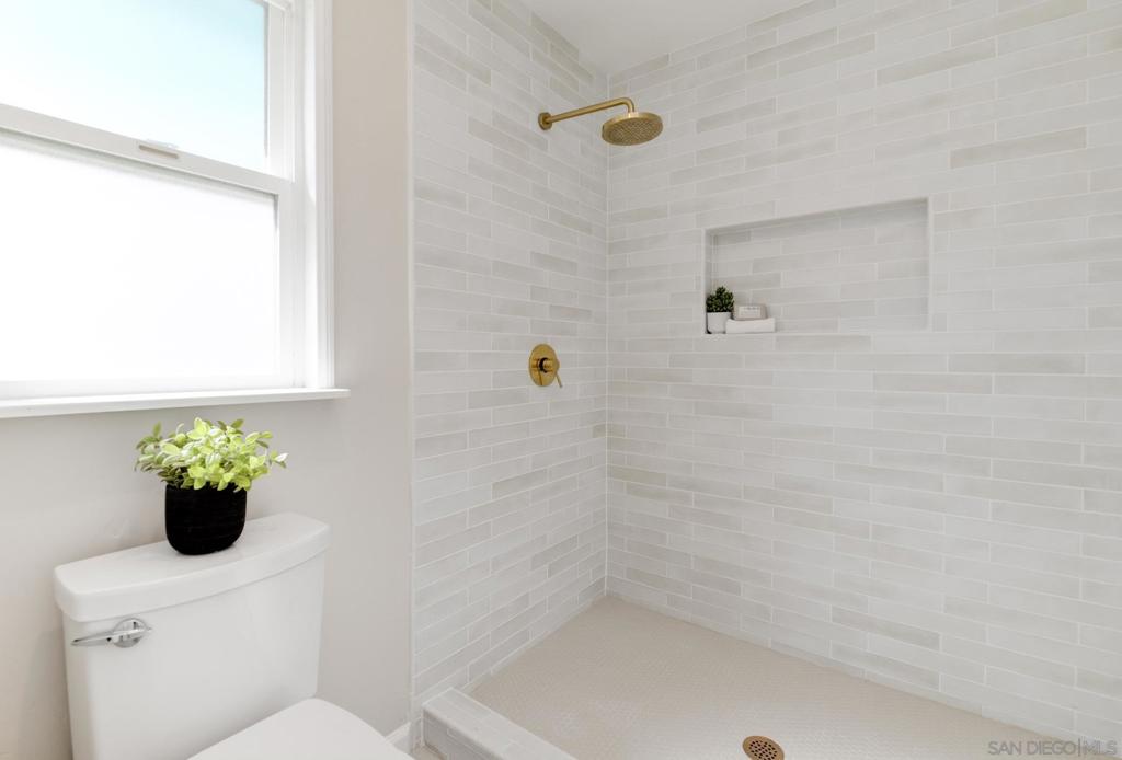 MLS #250043440SD image #28