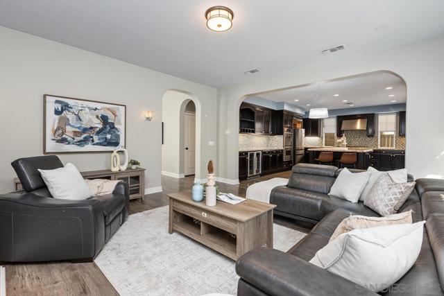 MLS #250043503SD image #11