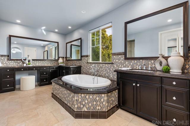 MLS #250043503SD image #23