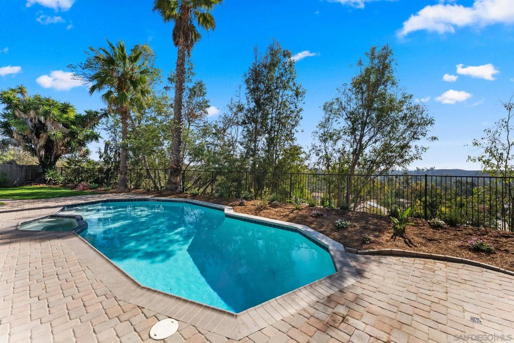 MLS #250043513SD image #10