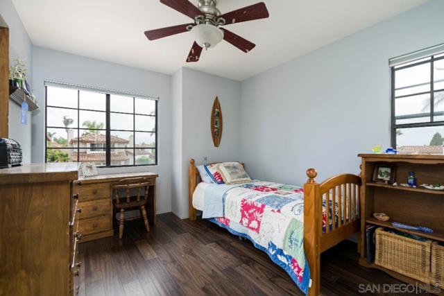 MLS #250043534SD image #17