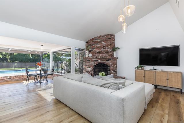 MLS #250043565SD image #23