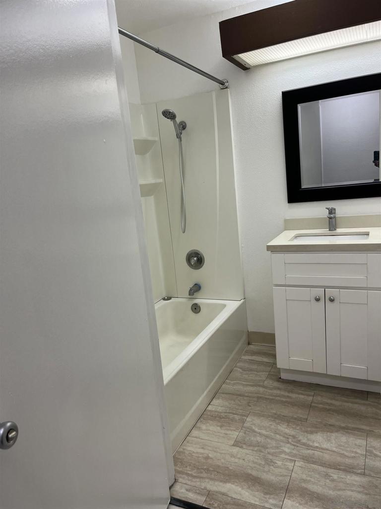 MLS #250043566SD image #12