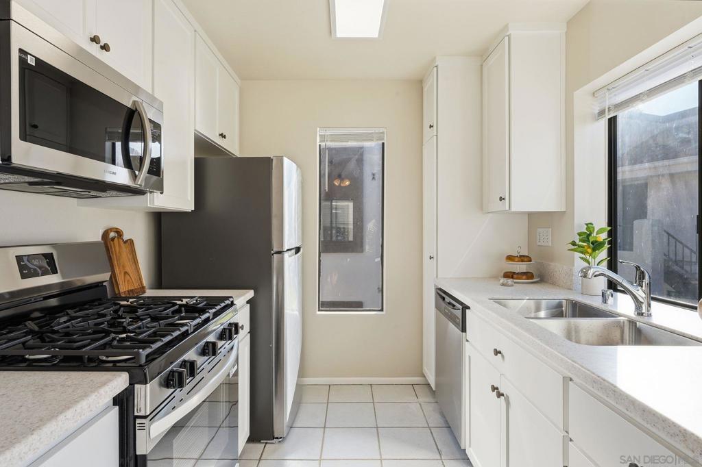 MLS #250043586SD image #7