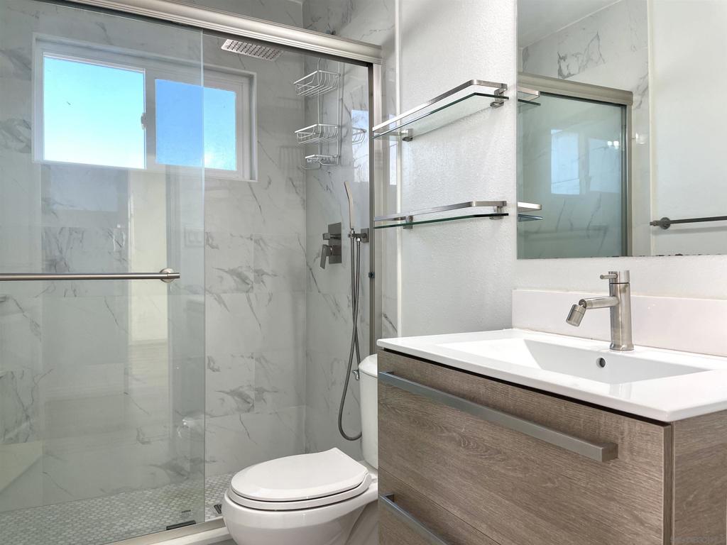 MLS #250043591SD image #10