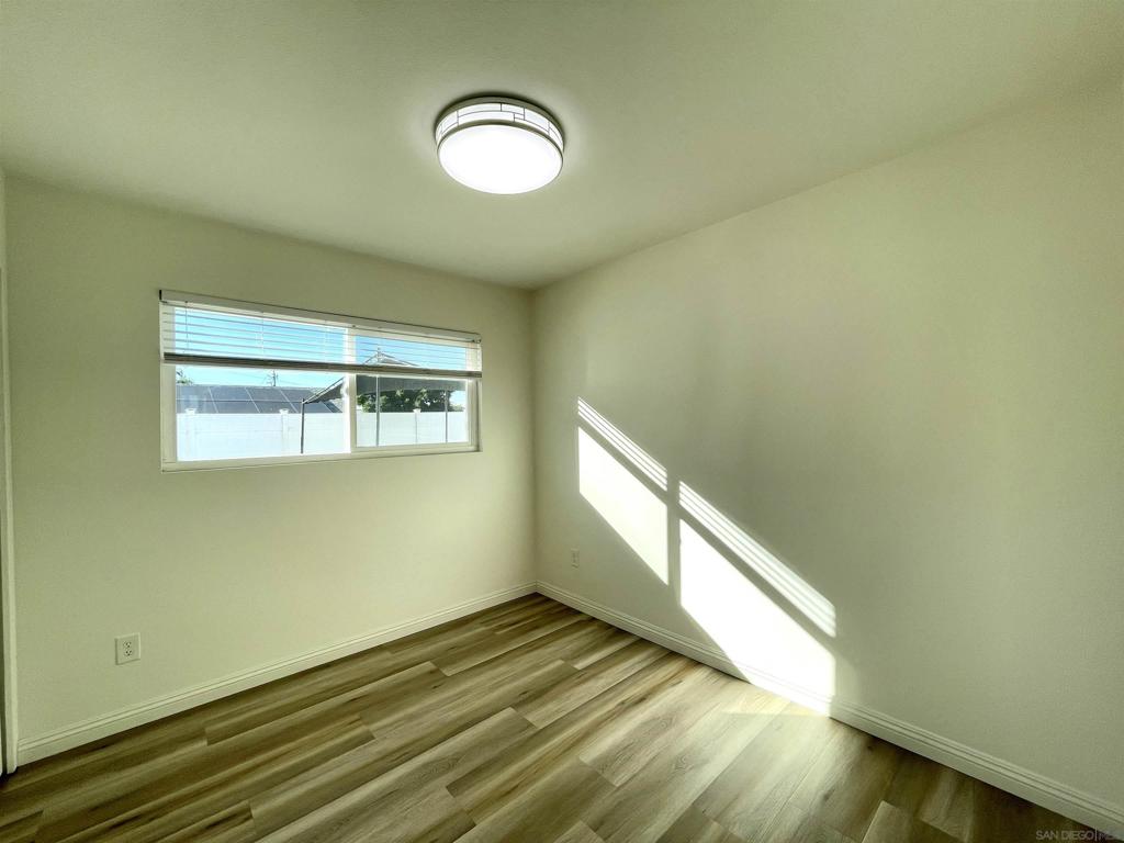 MLS #250043591SD image #11