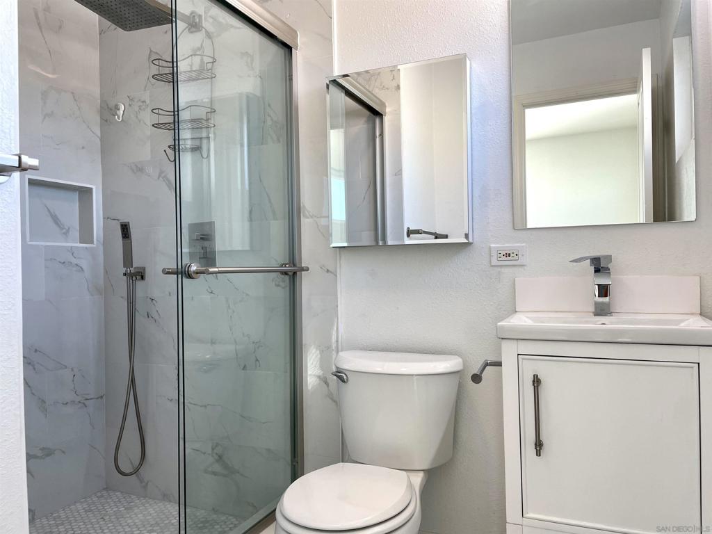 MLS #250043591SD image #17