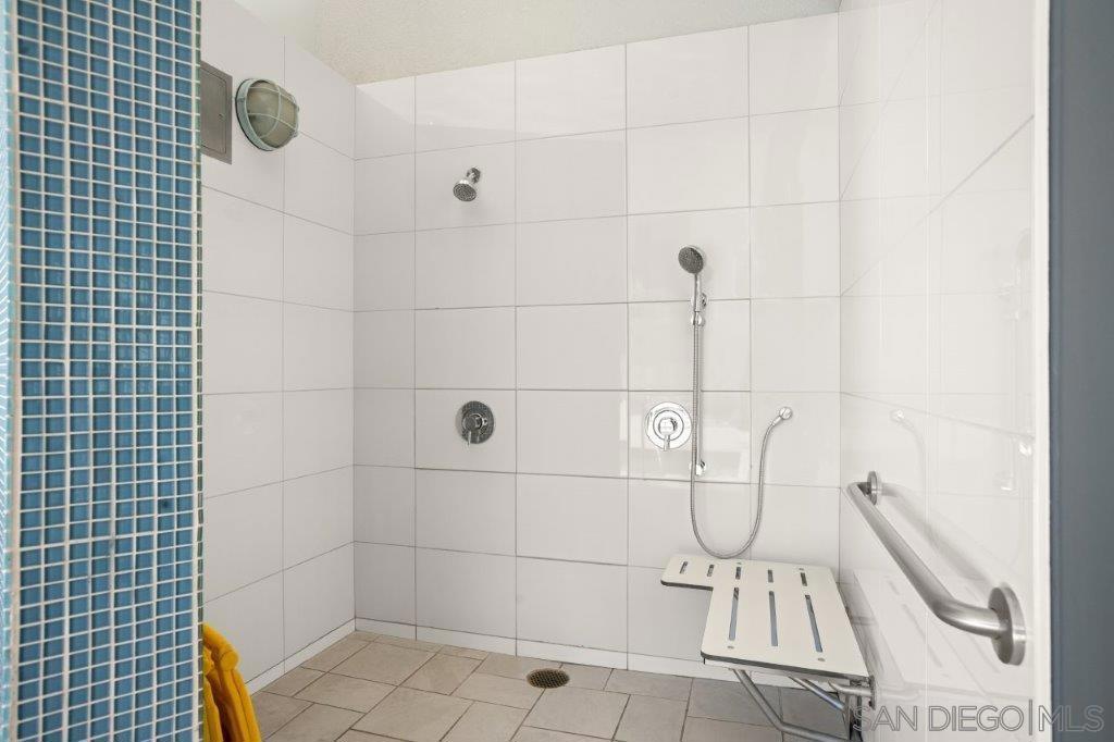 MLS #250043592SD image #35