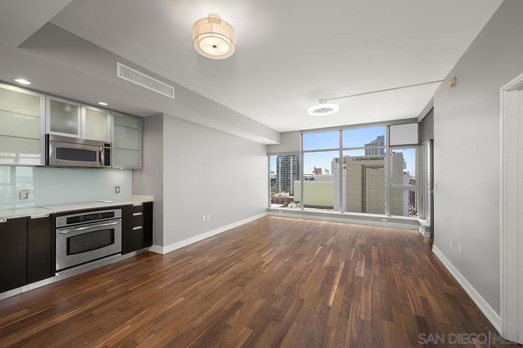 MLS #250043592SD image #6