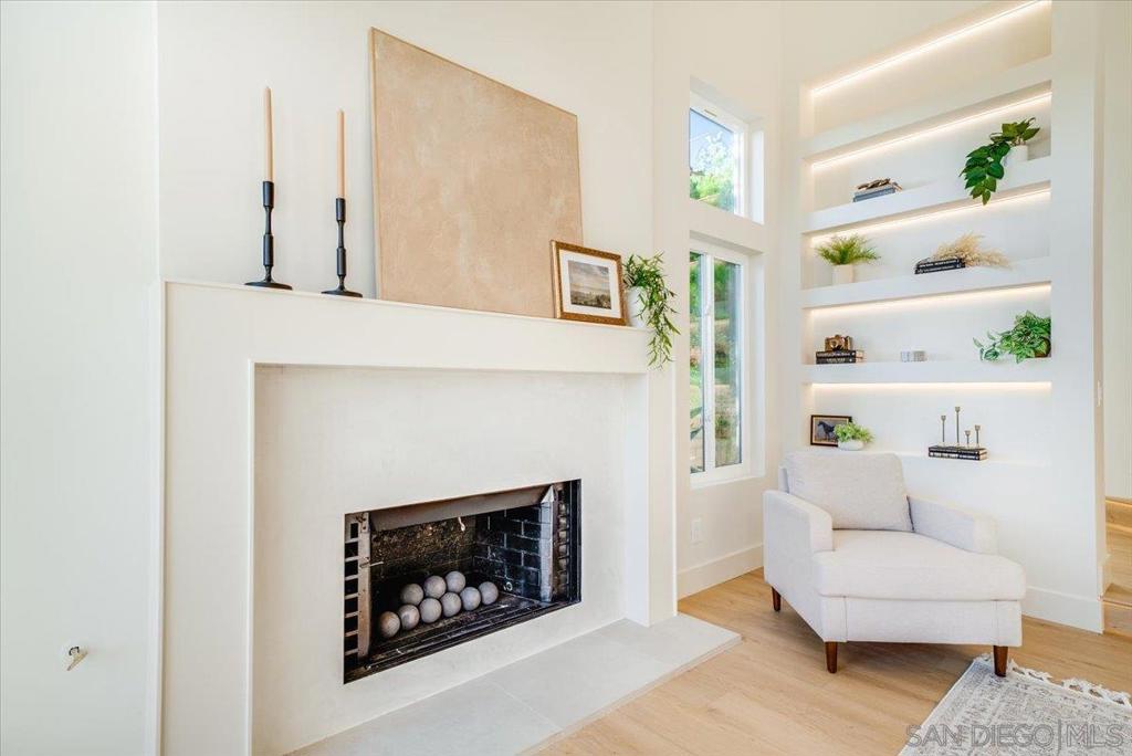 MLS #250043625SD image #11