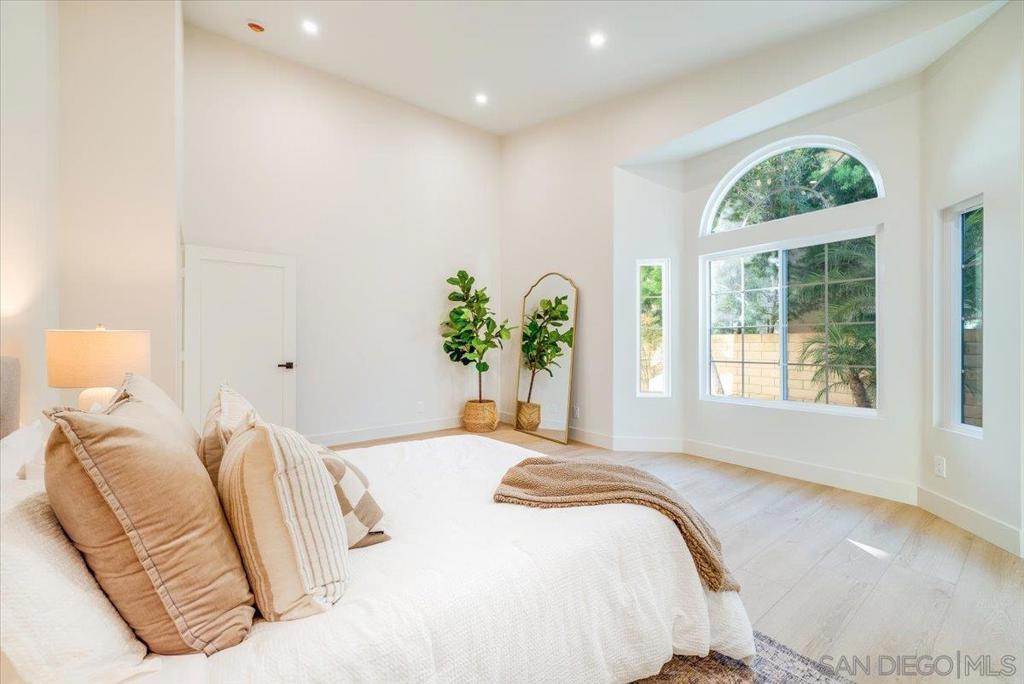 MLS #250043625SD image #21