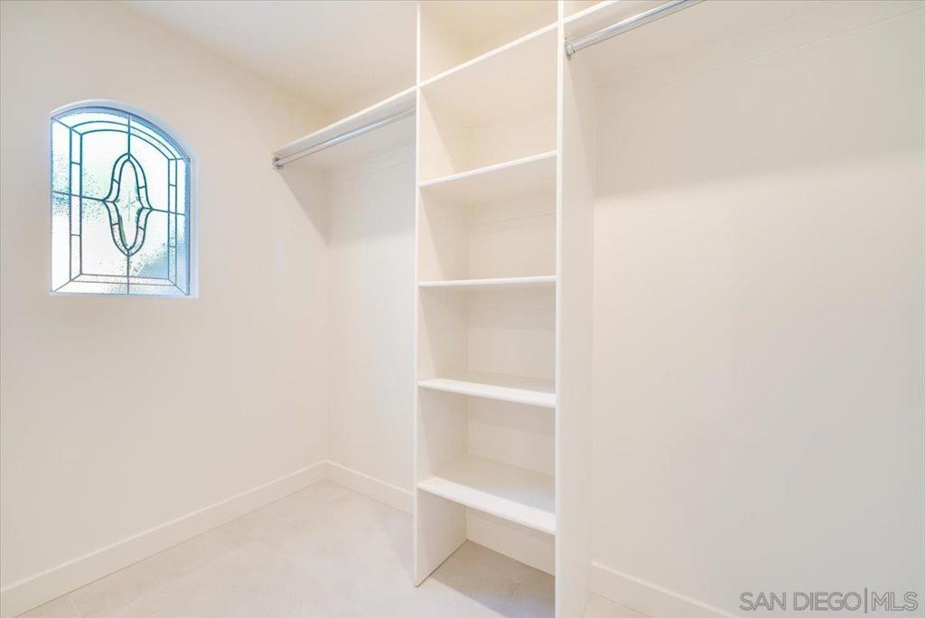 MLS #250043625SD image #25