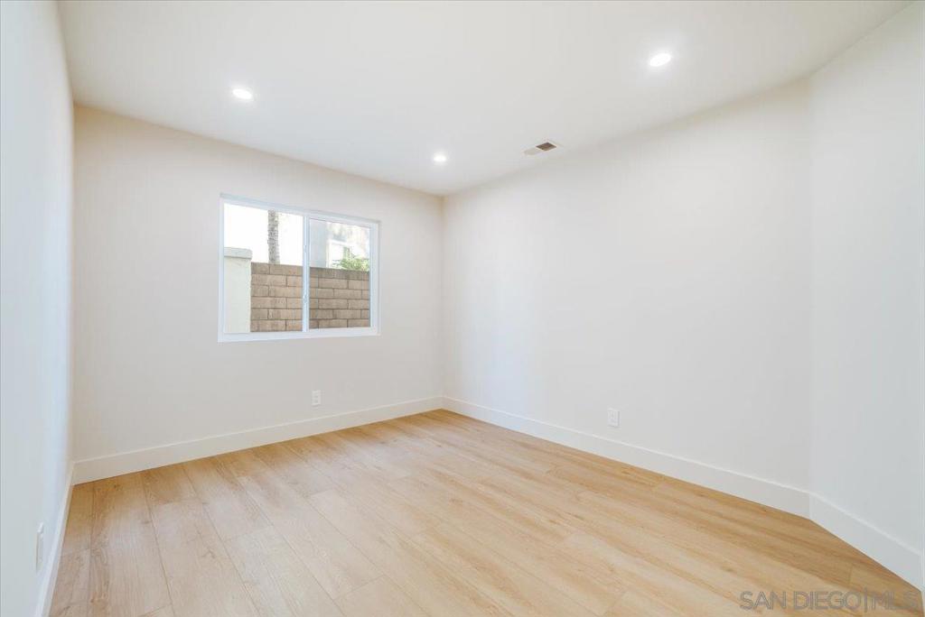 MLS #250043625SD image #26