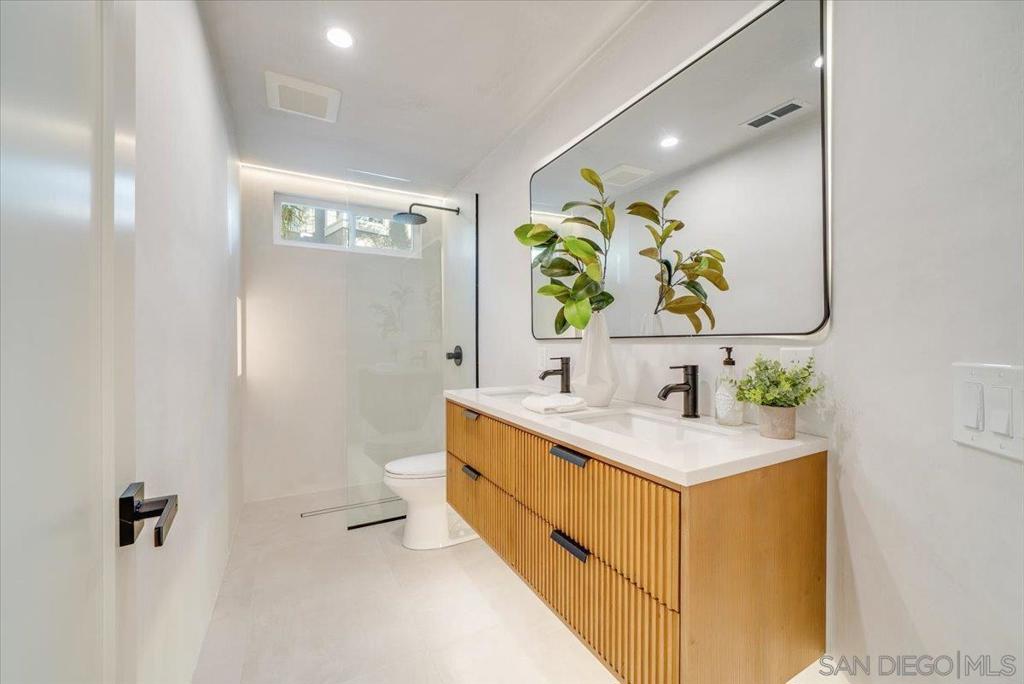 MLS #250043625SD image #27