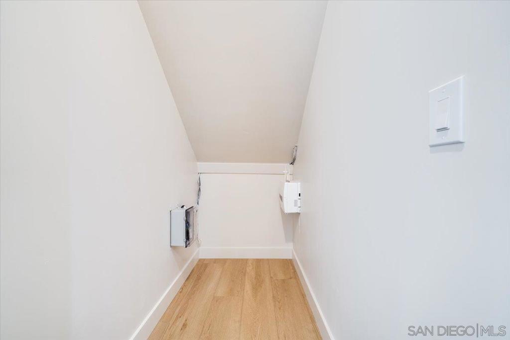 MLS #250043625SD image #29