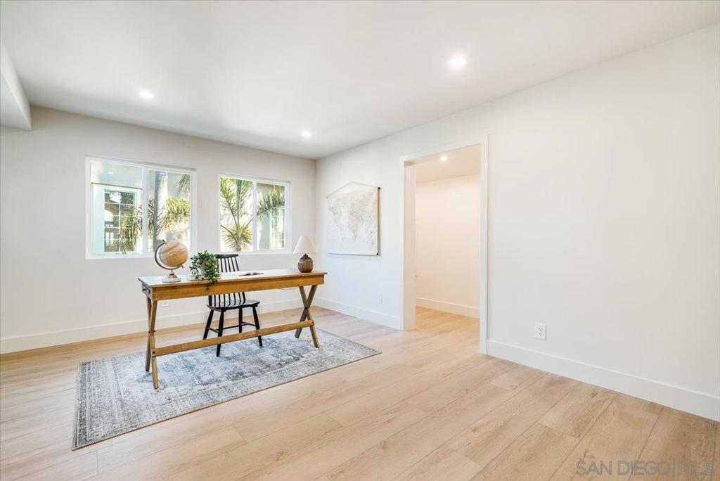 MLS #250043625SD image #32