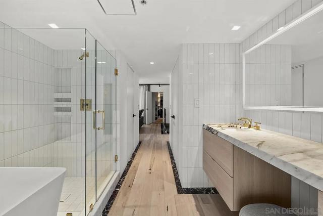 MLS #250043645SD image #22