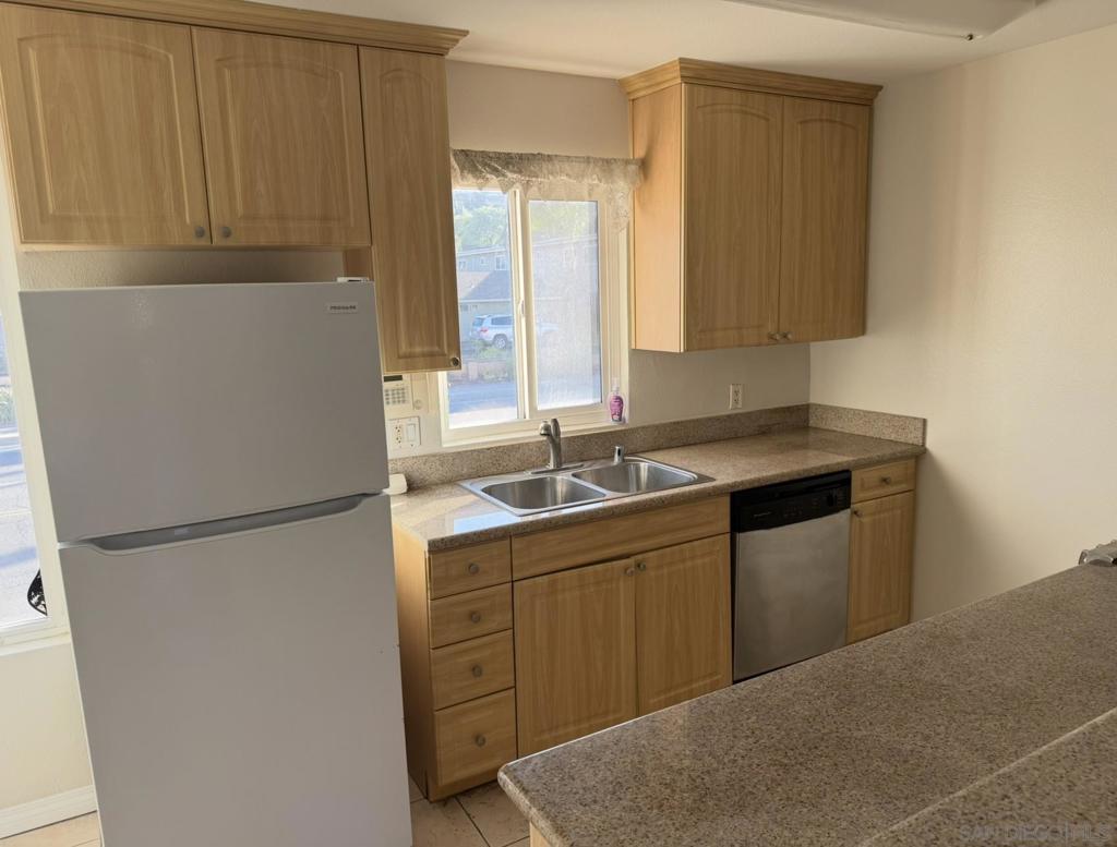 MLS #250043647SD image #5