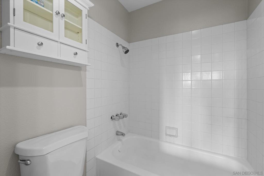 MLS #250043652SD image #11