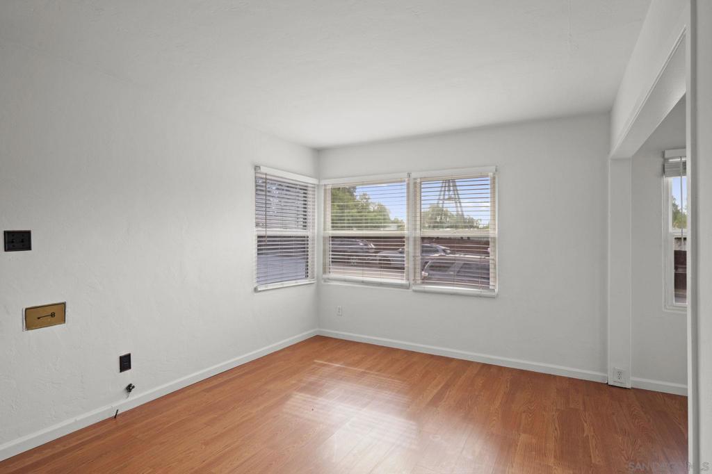 MLS #250043654SD image #36