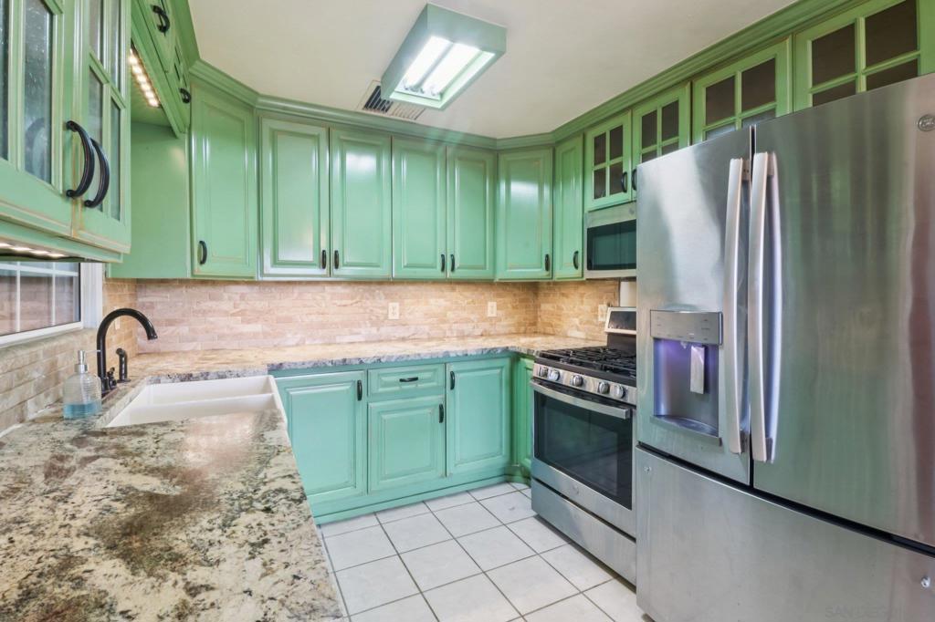 MLS #250043693SD image #10