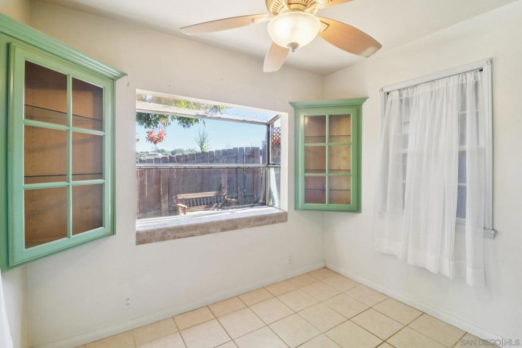 MLS #250043693SD image #11