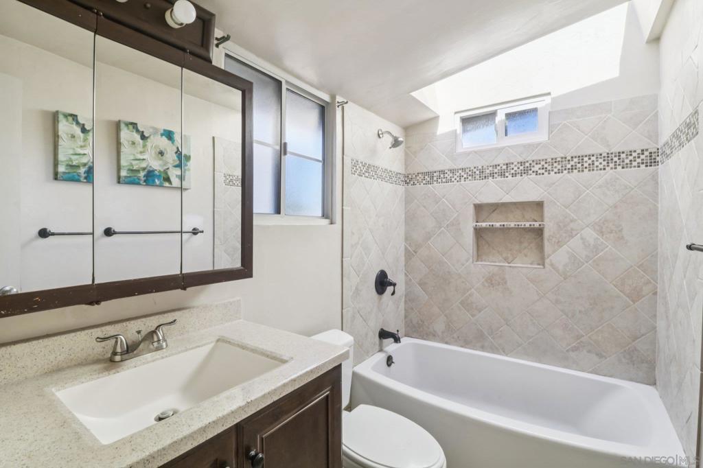 MLS #250043693SD image #12