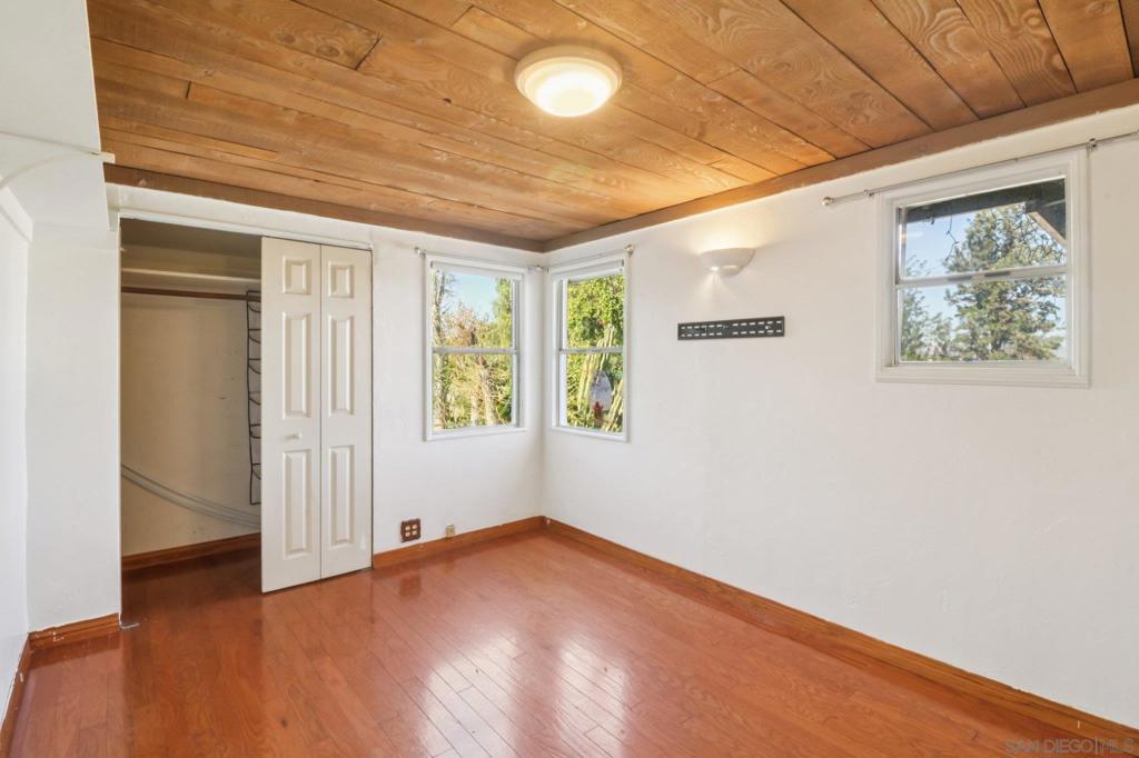 MLS #250043693SD image #14