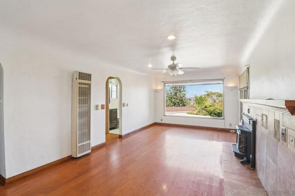 MLS #250043693SD image #3