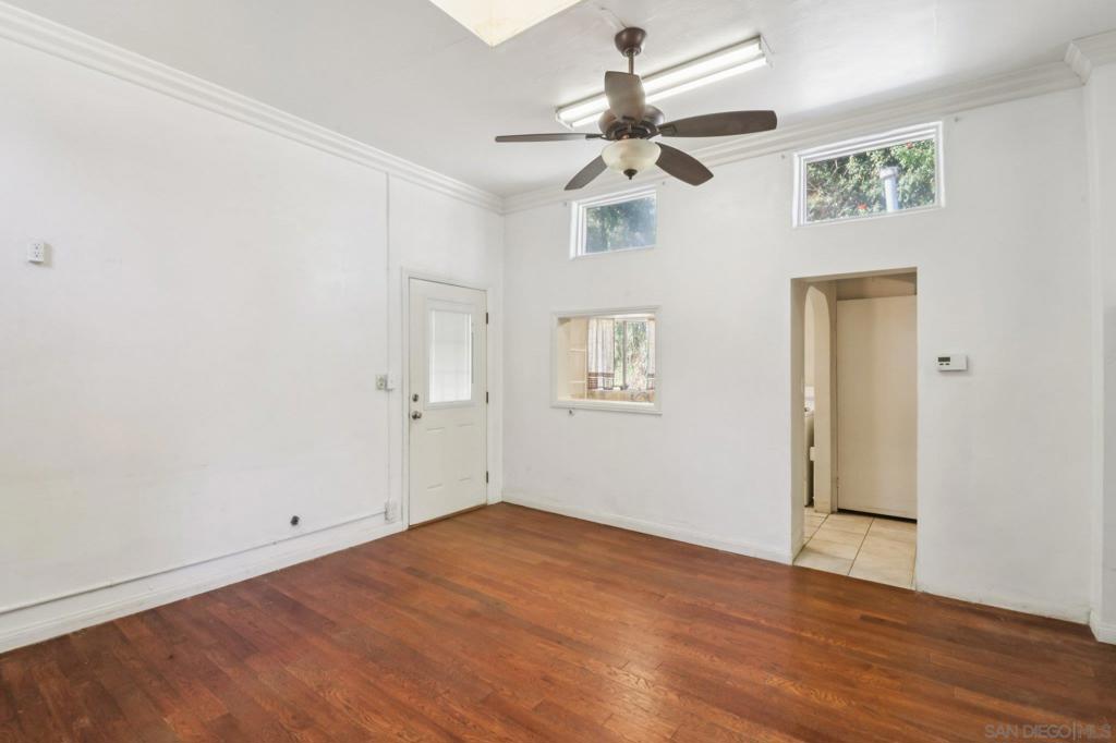 MLS #250043693SD image #30